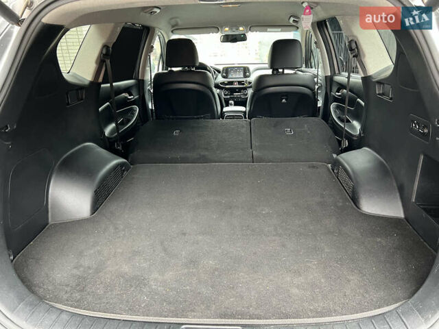 Серый Хендай Санта Фе, объемом двигателя 2.2 л и пробегом 95 тыс. км за 25999 $, фото 25 на Automoto.ua