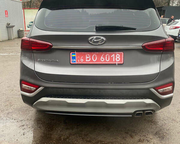 Серый Хендай Санта Фе, объемом двигателя 0 л и пробегом 132 тыс. км за 24800 $, фото 8 на Automoto.ua