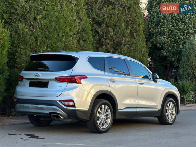 Серый Хендай Санта Фе, объемом двигателя 2.36 л и пробегом 126 тыс. км за 16900 $, фото 17 на Automoto.ua