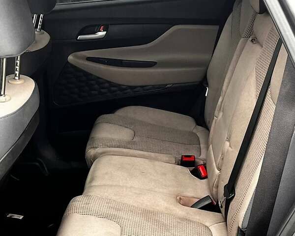 Серый Хендай Санта Фе, объемом двигателя 2.4 л и пробегом 164 тыс. км за 15200 $, фото 19 на Automoto.ua