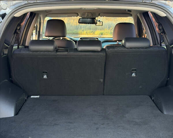 Серый Хендай Санта Фе, объемом двигателя 2.2 л и пробегом 106 тыс. км за 24900 $, фото 13 на Automoto.ua