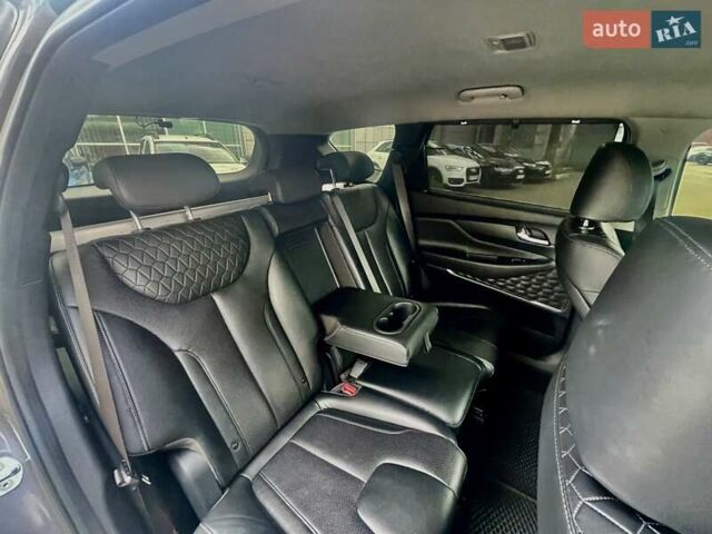 Серый Хендай Санта Фе, объемом двигателя 2 л и пробегом 141 тыс. км за 30500 $, фото 27 на Automoto.ua