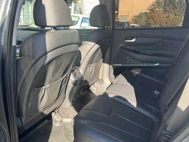 Серый Хендай Санта Фе, объемом двигателя 2.2 л и пробегом 91 тыс. км за 22000 $, фото 9 на Automoto.ua