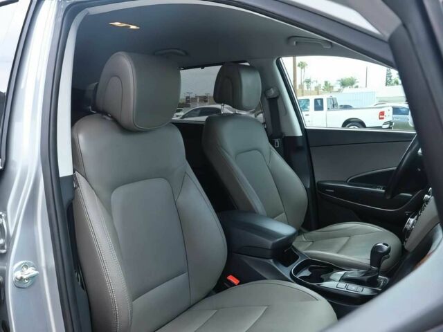 Серый Хендай Санта Фе, объемом двигателя 3.3 л и пробегом 39 тыс. км за 10000 $, фото 7 на Automoto.ua