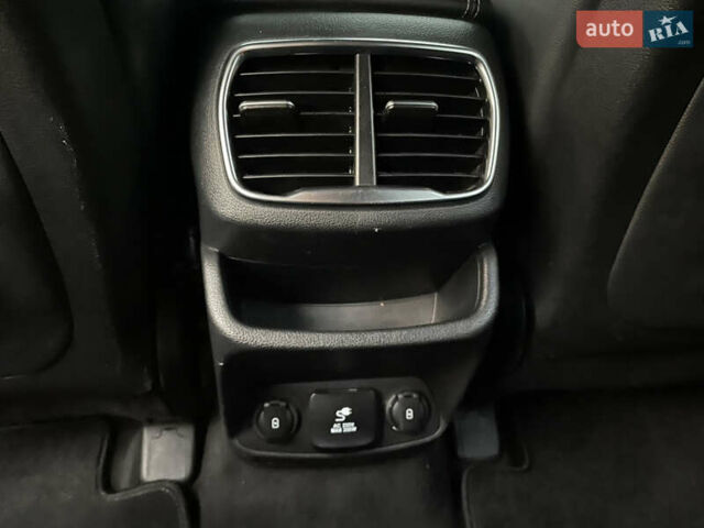 Серый Хендай Санта Фе, объемом двигателя 2.36 л и пробегом 21 тыс. км за 23900 $, фото 28 на Automoto.ua