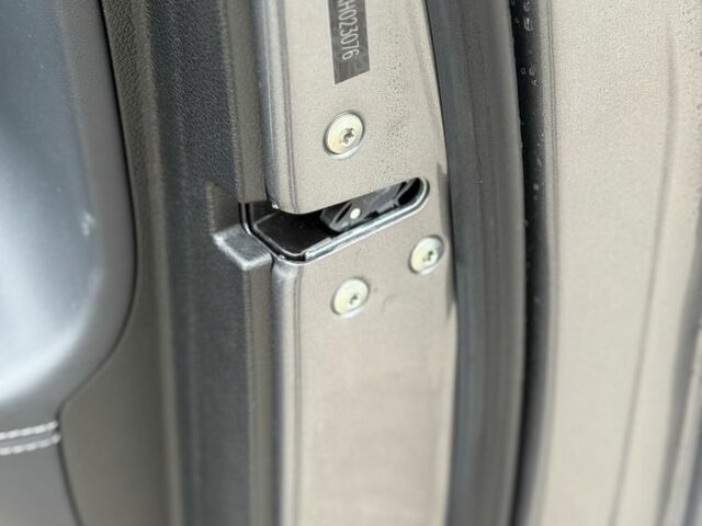 Серый Хендай Санта Фе, объемом двигателя 2 л и пробегом 146 тыс. км за 24000 $, фото 14 на Automoto.ua