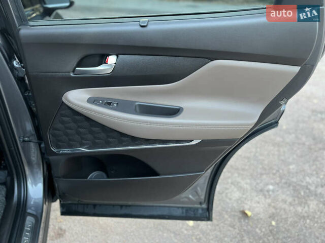 Сірий Хендай Санта Фе, об'ємом двигуна 2.2 л та пробігом 125 тис. км за 33500 $, фото 34 на Automoto.ua