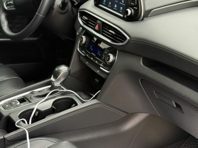 Серый Хендай Санта Фе, объемом двигателя 2 л и пробегом 146 тыс. км за 24000 $, фото 16 на Automoto.ua