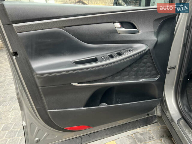 Серый Хендай Санта Фе, объемом двигателя 2.2 л и пробегом 95 тыс. км за 25999 $, фото 40 на Automoto.ua