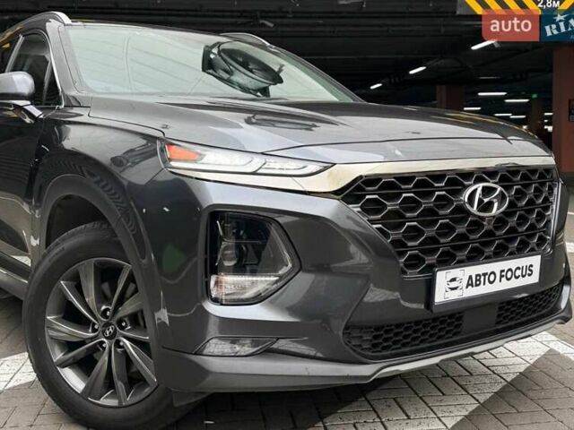 Серый Хендай Санта Фе, объемом двигателя 2.36 л и пробегом 111 тыс. км за 26990 $, фото 1 на Automoto.ua