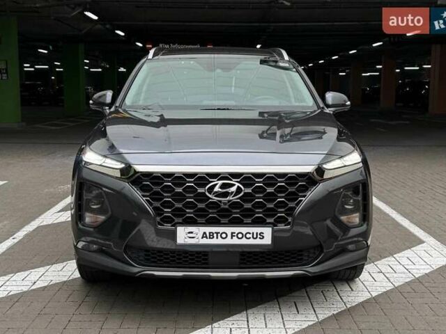 Серый Хендай Санта Фе, объемом двигателя 2.36 л и пробегом 111 тыс. км за 26990 $, фото 2 на Automoto.ua