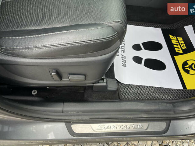 Сірий Хендай Санта Фе, об'ємом двигуна 2 л та пробігом 138 тис. км за 26500 $, фото 25 на Automoto.ua