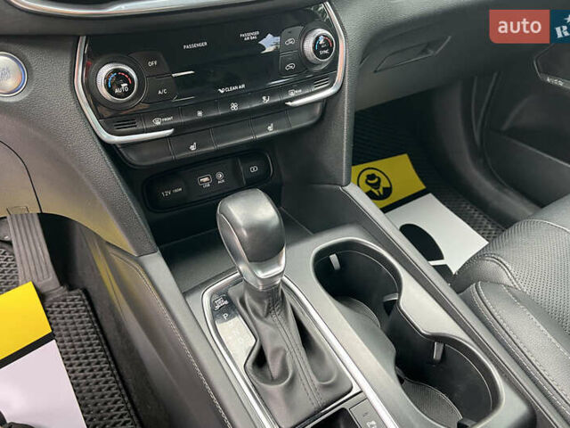 Сірий Хендай Санта Фе, об'ємом двигуна 2 л та пробігом 138 тис. км за 26500 $, фото 13 на Automoto.ua