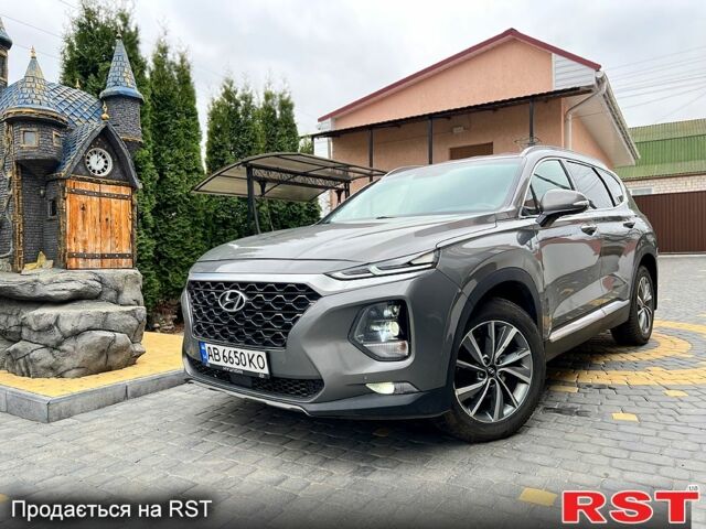 Хендай Санта Фе 2019 в Виннице на Automoto.ua Серый Хендай Санта Фе, объемом двигателя 2.2 л и пробегом 95 тыс. км за 26950 $, фото 1 на Automoto.ua