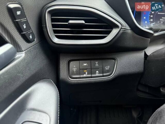 Серый Хендай Санта Фе, объемом двигателя 2.36 л и пробегом 111 тыс. км за 26990 $, фото 15 на Automoto.ua