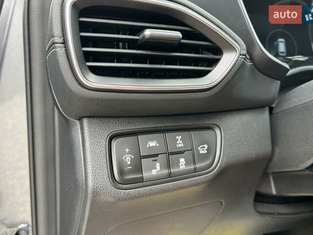 Сірий Хендай Санта Фе, об'ємом двигуна 2 л та пробігом 138 тис. км за 26500 $, фото 11 на Automoto.ua