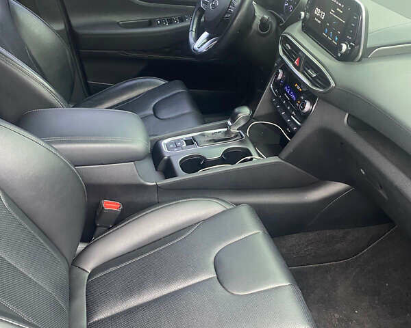 Серый Хендай Санта Фе, объемом двигателя 0 л и пробегом 132 тыс. км за 24800 $, фото 10 на Automoto.ua