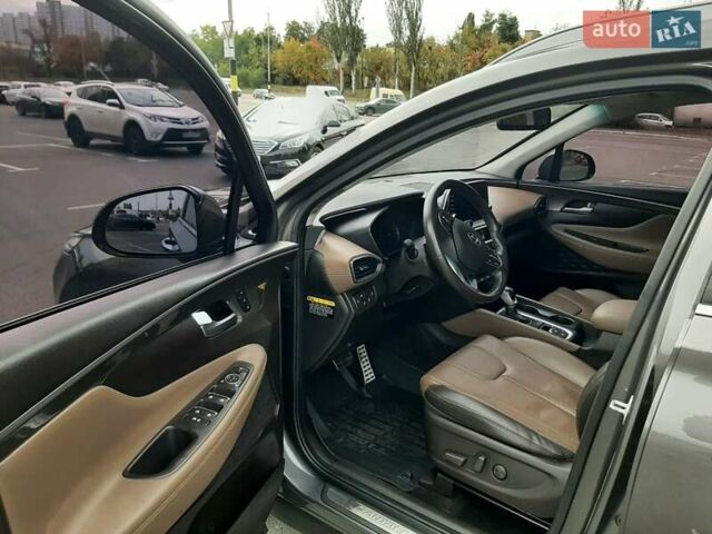 Сірий Хендай Санта Фе, об'ємом двигуна 2 л та пробігом 104 тис. км за 29300 $, фото 4 на Automoto.ua