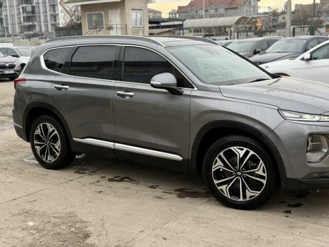 Серый Хендай Санта Фе, объемом двигателя 2 л и пробегом 146 тыс. км за 24000 $, фото 1 на Automoto.ua