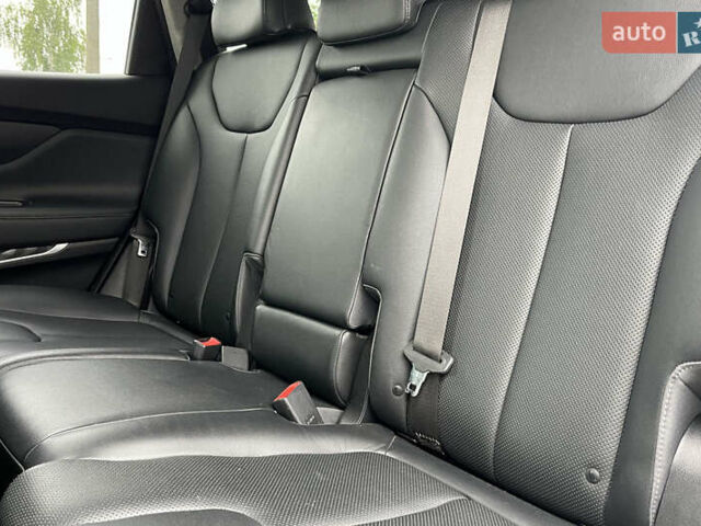 Сірий Хендай Санта Фе, об'ємом двигуна 2 л та пробігом 138 тис. км за 26500 $, фото 17 на Automoto.ua