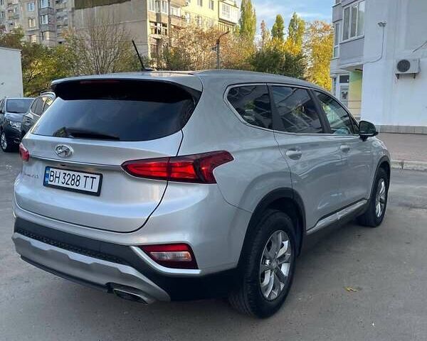 Серый Хендай Санта Фе, объемом двигателя 2.36 л и пробегом 205 тыс. км за 17500 $, фото 5 на Automoto.ua