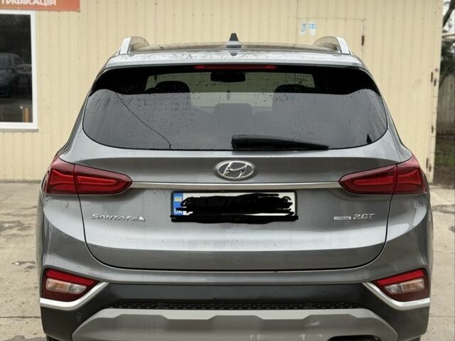 Серый Хендай Санта Фе, объемом двигателя 2 л и пробегом 146 тыс. км за 24000 $, фото 4 на Automoto.ua