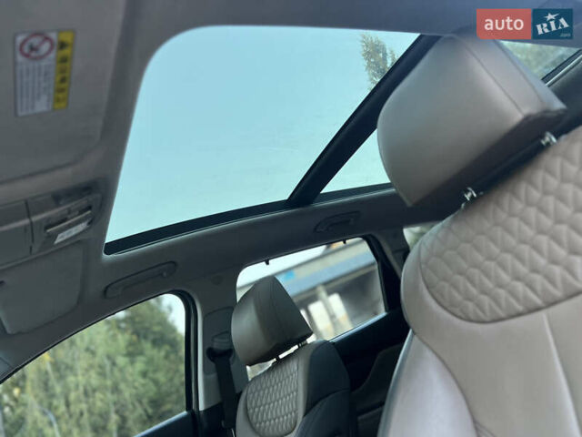 Сірий Хендай Санта Фе, об'ємом двигуна 2.2 л та пробігом 125 тис. км за 33500 $, фото 25 на Automoto.ua