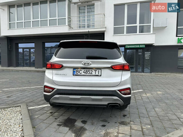 Серый Хендай Санта Фе, объемом двигателя 2.4 л и пробегом 98 тыс. км за 24000 $, фото 6 на Automoto.ua