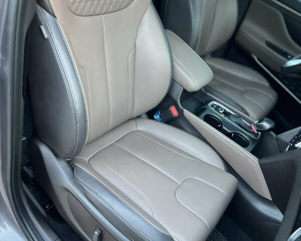 Сірий Хендай Санта Фе, об'ємом двигуна 2.2 л та пробігом 125 тис. км за 33500 $, фото 38 на Automoto.ua