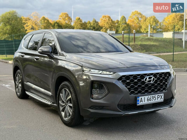Серый Хендай Санта Фе, объемом двигателя 2 л и пробегом 200 тыс. км за 25000 $, фото 10 на Automoto.ua