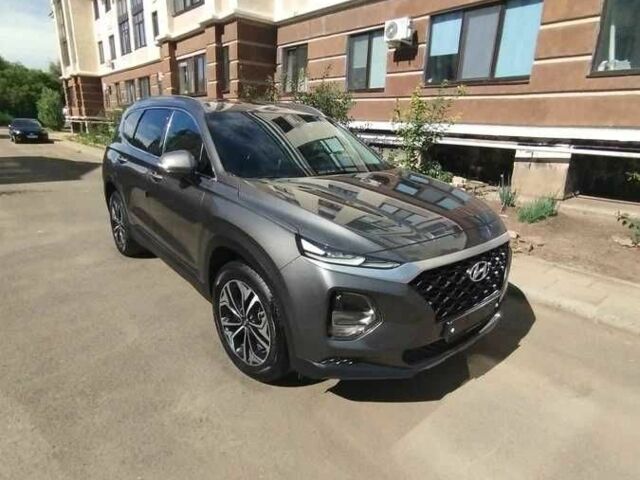 Серый Хендай Санта Фе, объемом двигателя 2 л и пробегом 86 тыс. км за 23000 $, фото 4 на Automoto.ua