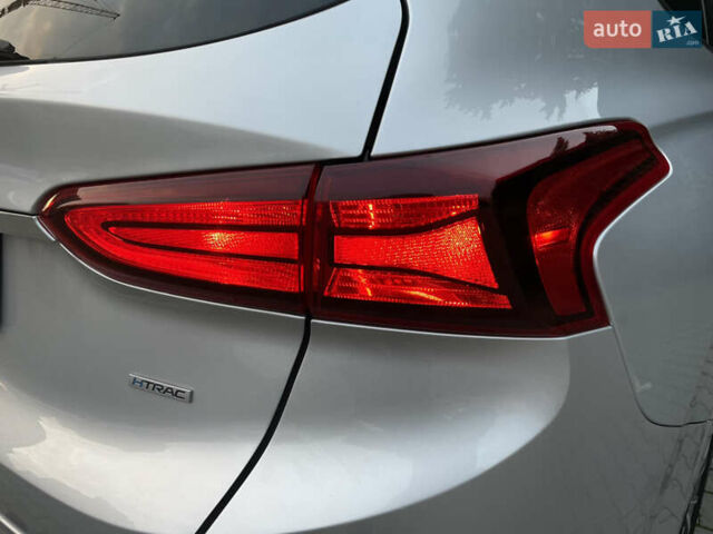 Серый Хендай Санта Фе, объемом двигателя 2.36 л и пробегом 21 тыс. км за 23900 $, фото 8 на Automoto.ua