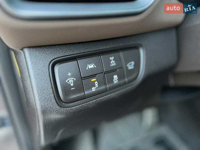 Сірий Хендай Санта Фе, об'ємом двигуна 2.2 л та пробігом 125 тис. км за 33500 $, фото 14 на Automoto.ua