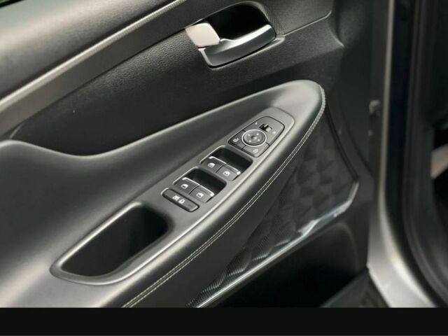 Серый Хендай Санта Фе, объемом двигателя 2 л и пробегом 146 тыс. км за 25000 $, фото 6 на Automoto.ua