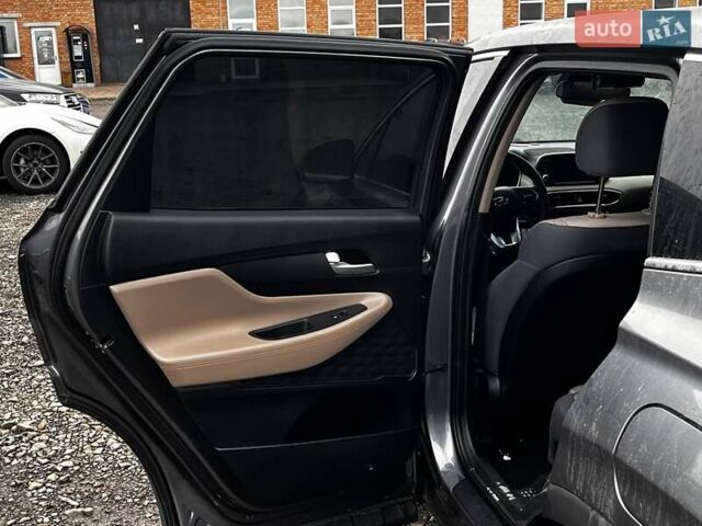 Серый Хендай Санта Фе, объемом двигателя 2.4 л и пробегом 164 тыс. км за 15200 $, фото 18 на Automoto.ua