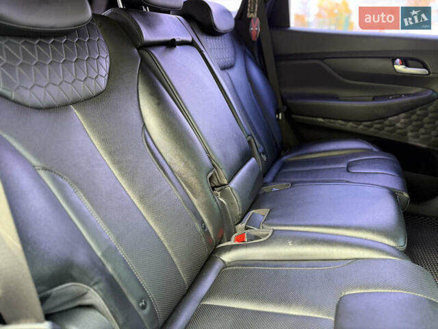Серый Хендай Санта Фе, объемом двигателя 2 л и пробегом 200 тыс. км за 25000 $, фото 15 на Automoto.ua