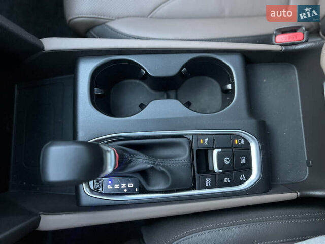 Сірий Хендай Санта Фе, об'ємом двигуна 2.2 л та пробігом 125 тис. км за 33500 $, фото 22 на Automoto.ua