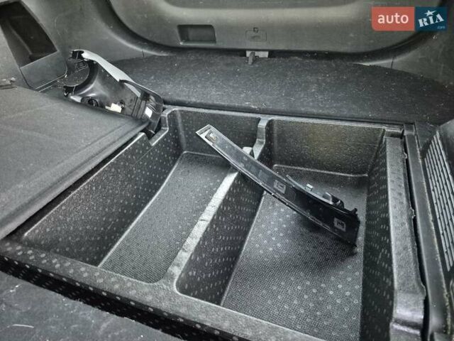 Серый Хендай Санта Фе, объемом двигателя 2.36 л и пробегом 260 тыс. км за 5500 $, фото 14 на Automoto.ua