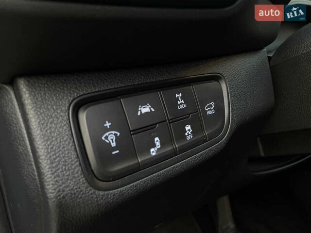 Серый Хендай Санта Фе, объемом двигателя 2.36 л и пробегом 21 тыс. км за 23900 $, фото 17 на Automoto.ua