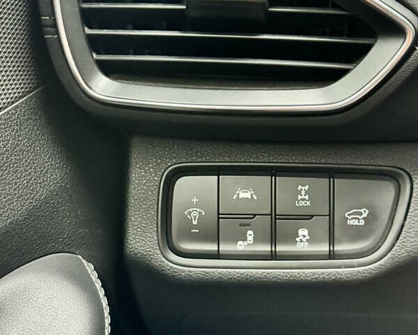 Серый Хендай Санта Фе, объемом двигателя 2 л и пробегом 138 тыс. км за 28900 $, фото 18 на Automoto.ua