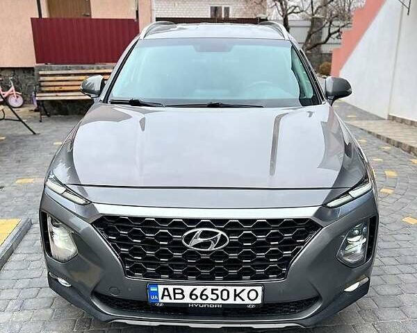 Серый Хендай Санта Фе, объемом двигателя 2.2 л и пробегом 95 тыс. км за 26950 $, фото 1 на Automoto.ua