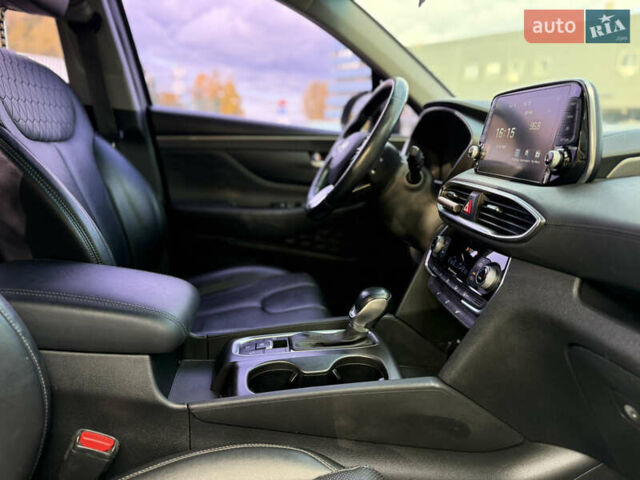 Серый Хендай Санта Фе, объемом двигателя 2 л и пробегом 200 тыс. км за 25000 $, фото 14 на Automoto.ua