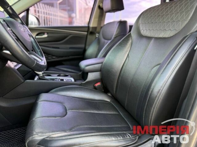 Серый Хендай Санта Фе, объемом двигателя 2 л и пробегом 198 тыс. км за 25000 $, фото 5 на Automoto.ua