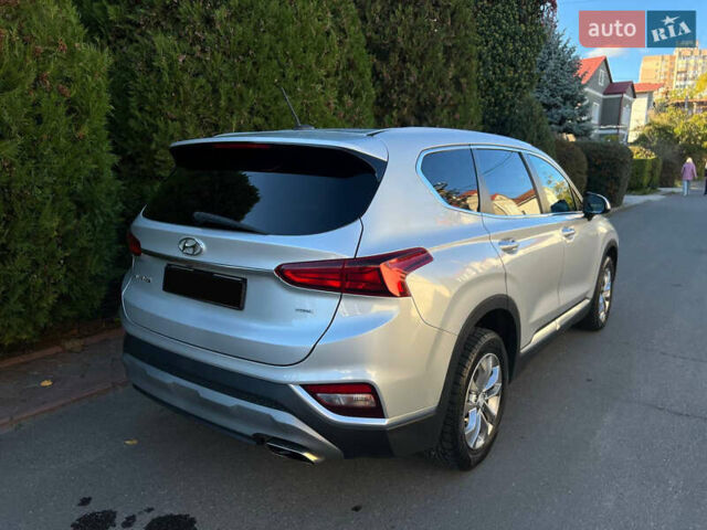 Серый Хендай Санта Фе, объемом двигателя 2.36 л и пробегом 126 тыс. км за 16900 $, фото 12 на Automoto.ua