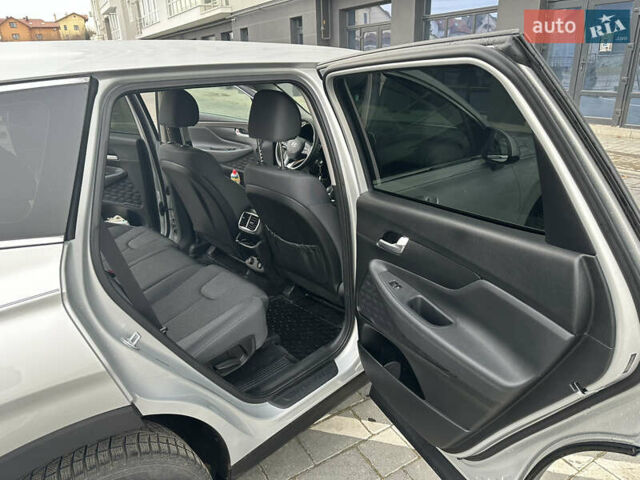 Серый Хендай Санта Фе, объемом двигателя 2.4 л и пробегом 98 тыс. км за 24000 $, фото 22 на Automoto.ua