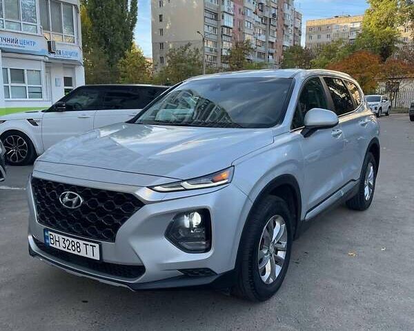 Серый Хендай Санта Фе, объемом двигателя 2.36 л и пробегом 205 тыс. км за 17500 $, фото 2 на Automoto.ua