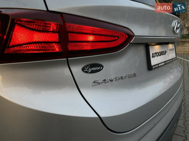 Серый Хендай Санта Фе, объемом двигателя 2.36 л и пробегом 21 тыс. км за 23900 $, фото 9 на Automoto.ua