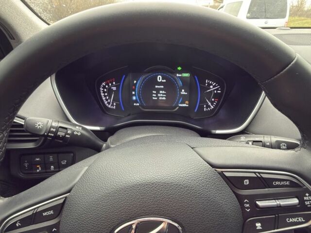 Серый Хендай Санта Фе, объемом двигателя 2 л и пробегом 146 тыс. км за 24000 $, фото 9 на Automoto.ua