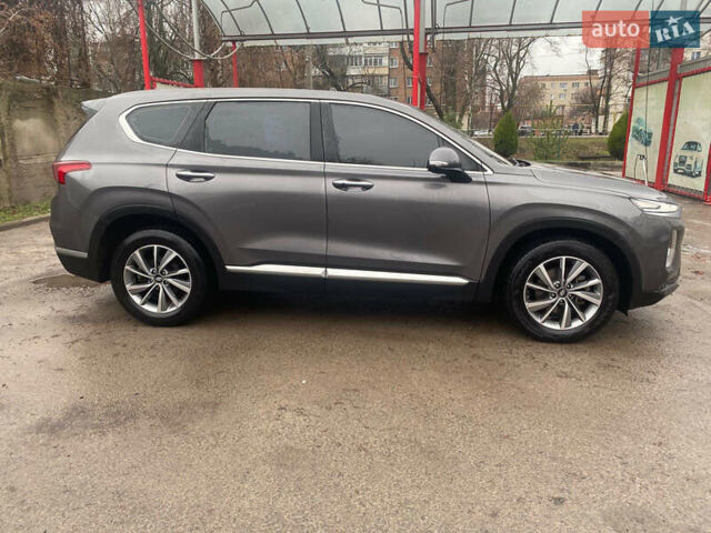Серый Хендай Санта Фе, объемом двигателя 0 л и пробегом 132 тыс. км за 24800 $, фото 4 на Automoto.ua