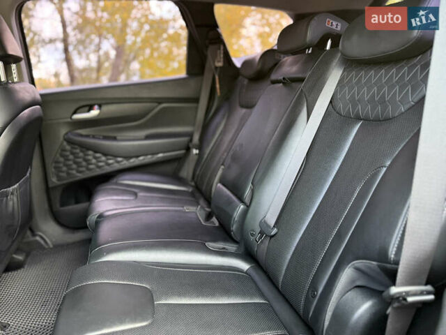 Серый Хендай Санта Фе, объемом двигателя 2 л и пробегом 200 тыс. км за 25000 $, фото 16 на Automoto.ua